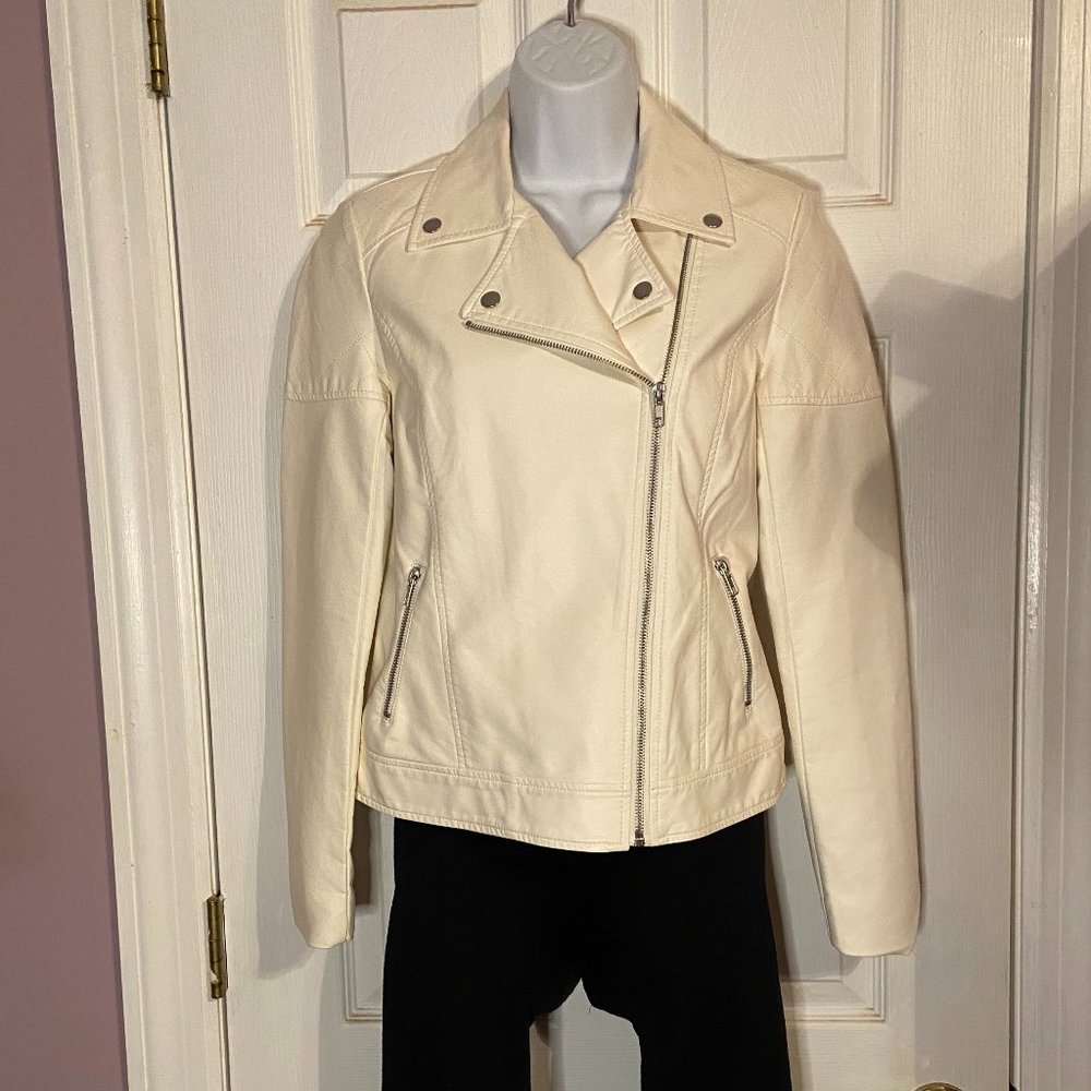 NWOT Forever 21 White Pleather Motorcycle Jacket